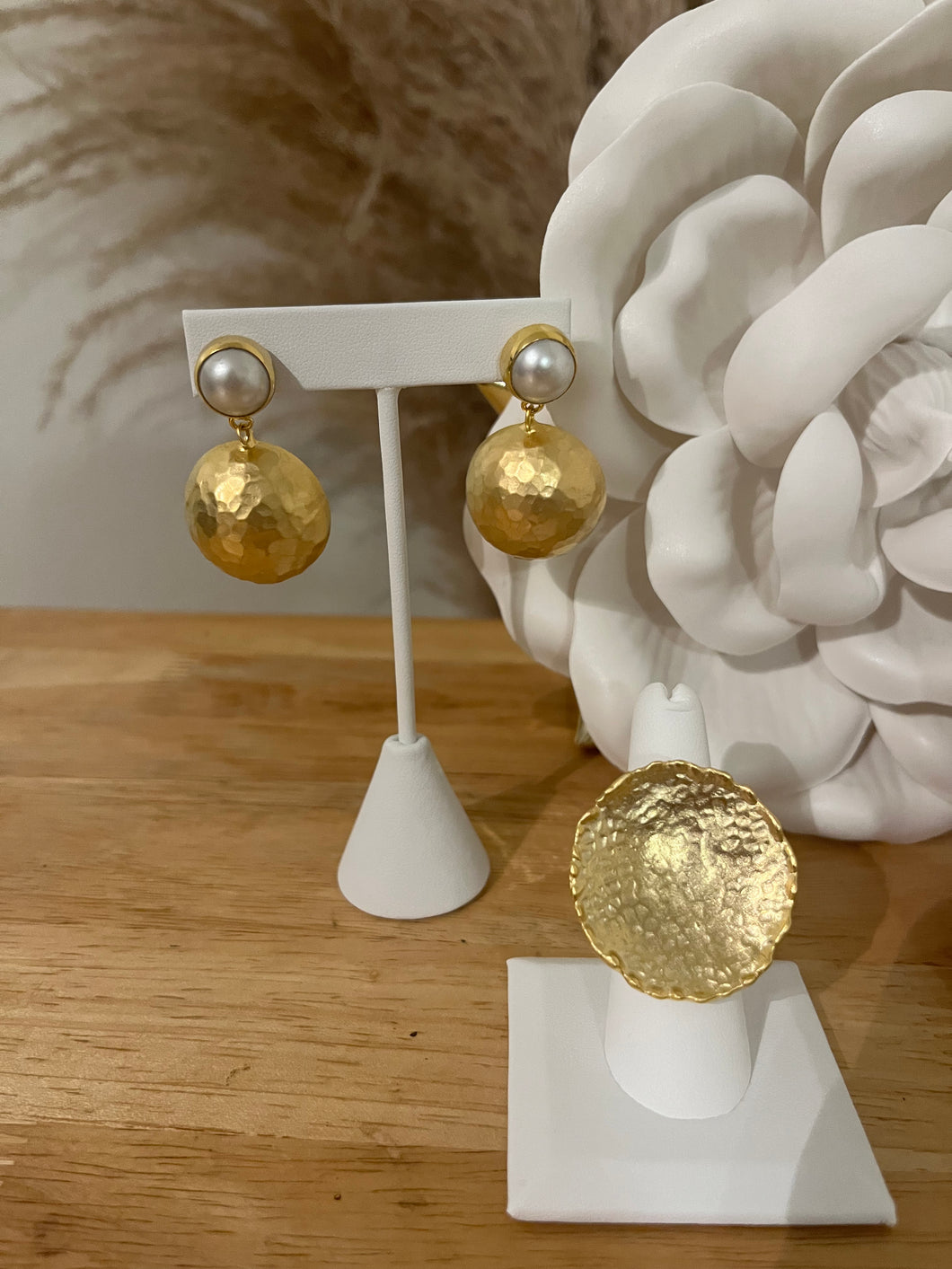 Jessica golden pearl earrings
